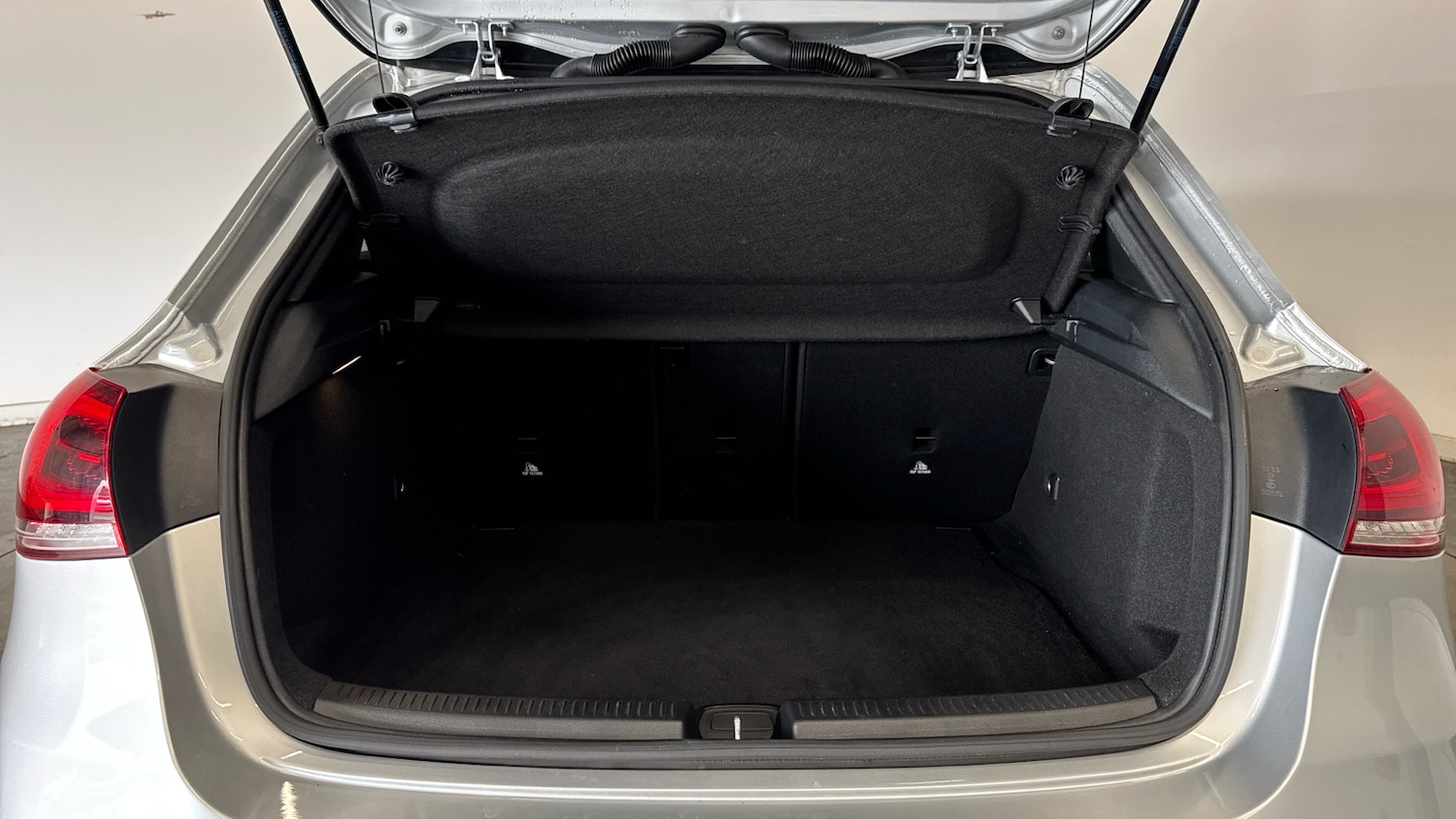 Used Mercedes-Benz A-Class 2020 for sale - 77650171: Photo 4