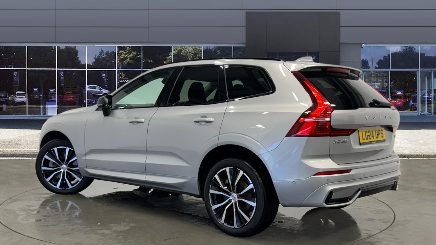 Used Volvo XC60 2024 for sale - 76384889: Photo 2