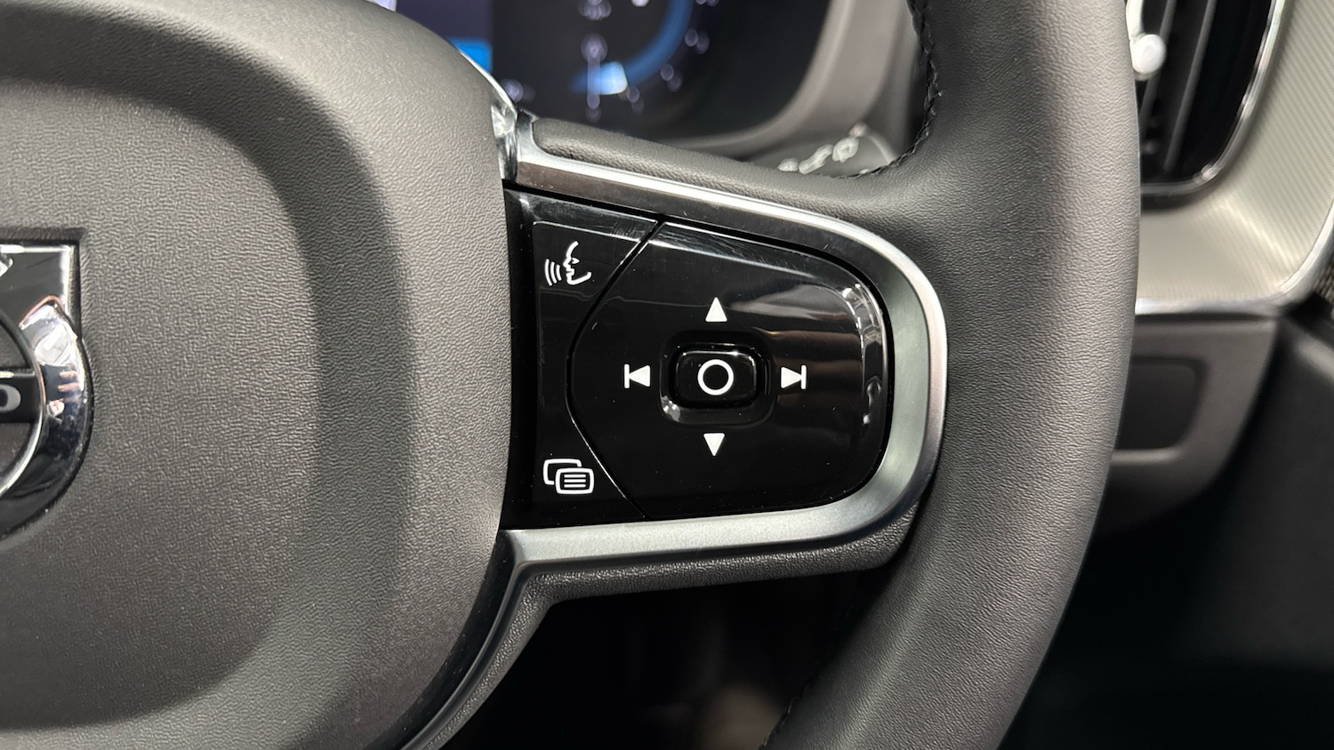 Used Volvo XC60 2024 for sale - 76384889: Photo 29