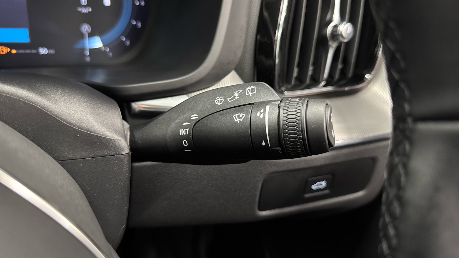 Used Volvo XC60 2024 for sale - 76384889: Photo 31