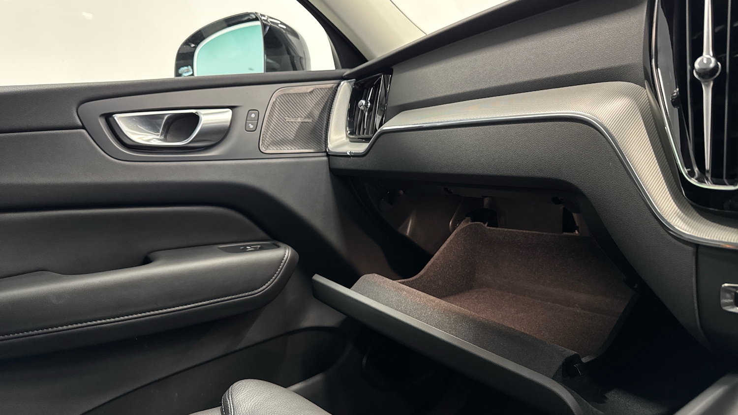 Used Volvo XC60 2024 for sale - 76384889: Photo 36