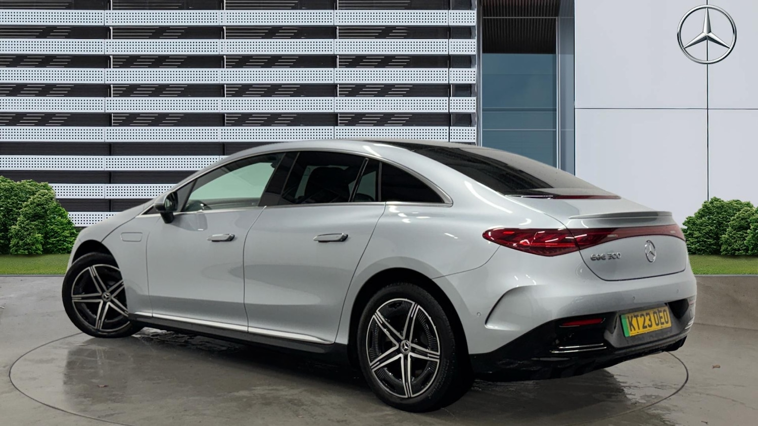 Used Mercedes-Benz EQA 2023 for sale - 76796779: Photo 2