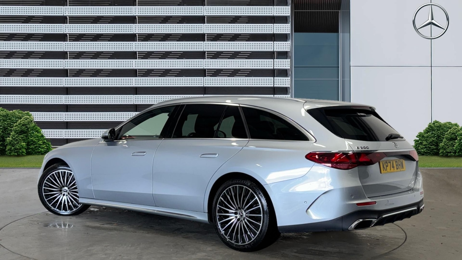 Used Mercedes-Benz E Class 2024 for sale - 76649940: Photo 2