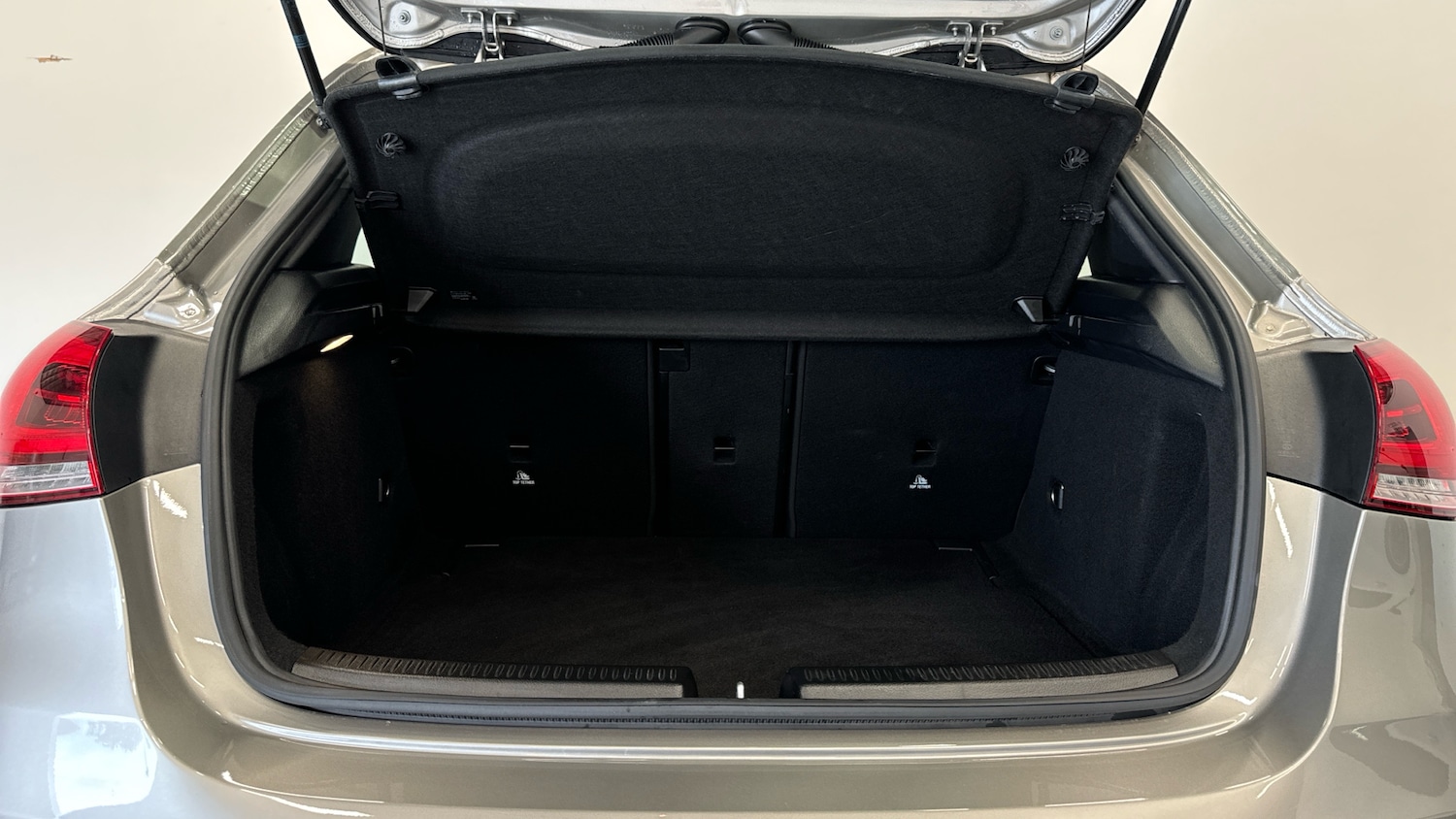 Used Mercedes-Benz A-Class 2019 for sale - 76566173: Photo 4