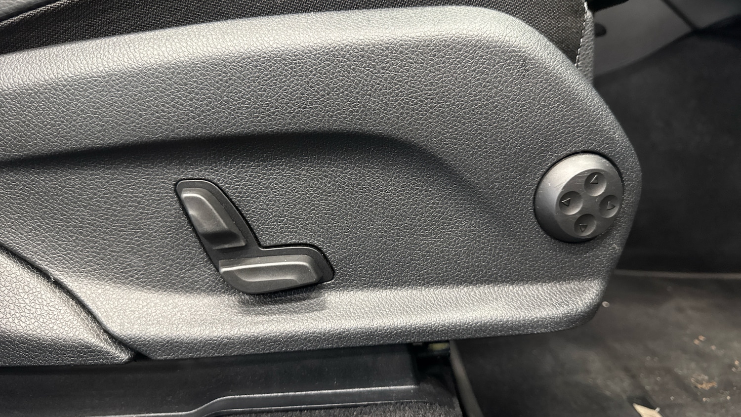 Used Mercedes-Benz EQC 2021 for sale - 76782502: Photo 26