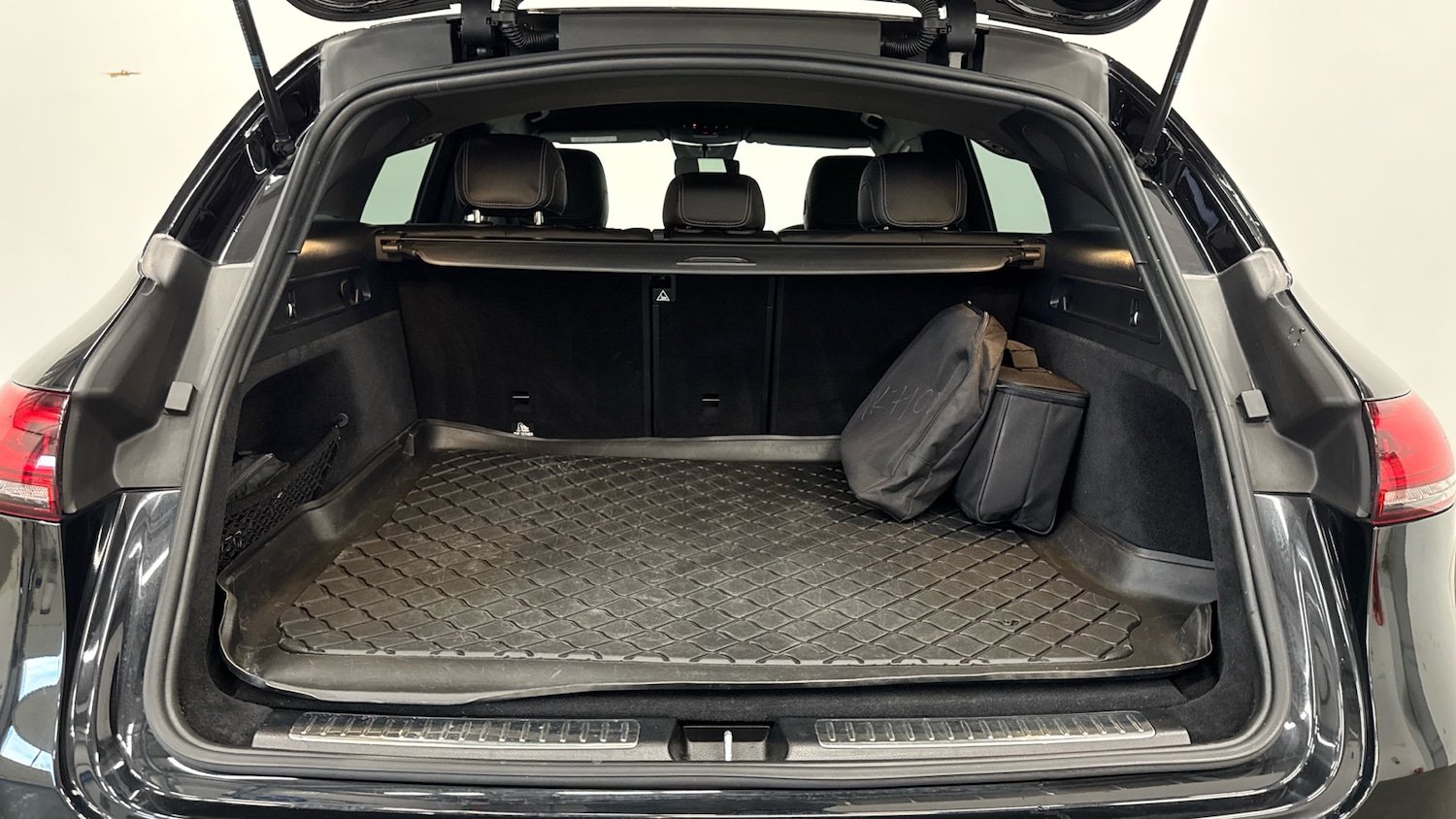 Used Mercedes-Benz EQC 2021 for sale - 76782502: Photo 4