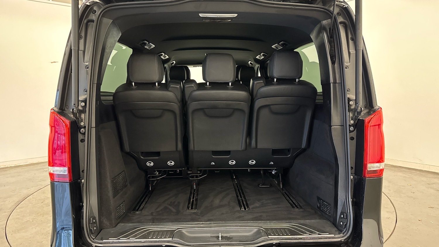 Used Mercedes-Benz V-Class 2020 for sale - 77245471: Photo 4