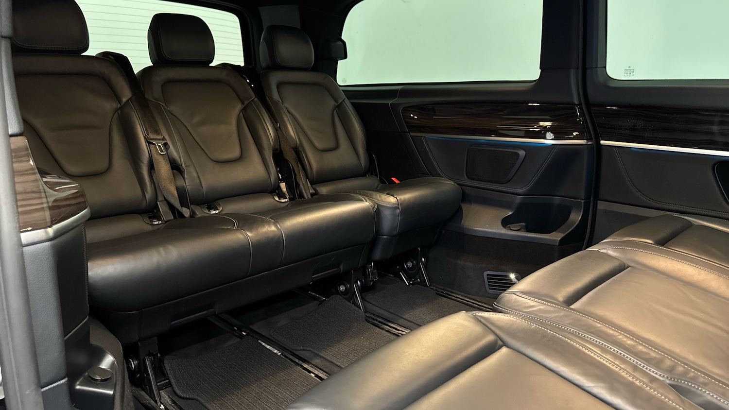 Used Mercedes-Benz V-Class 2020 for sale - 77245471: Photo 41