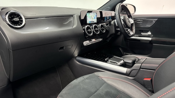 Used Mercedes-Benz GLA 2022 for sale - 76322412: Photo 9