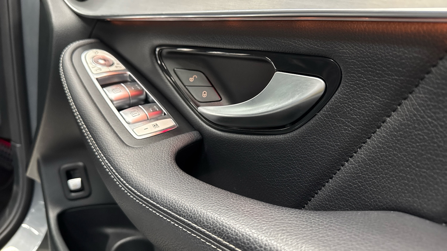 Used Mercedes-Benz GLC 2022 for sale - 77063842: Photo 26