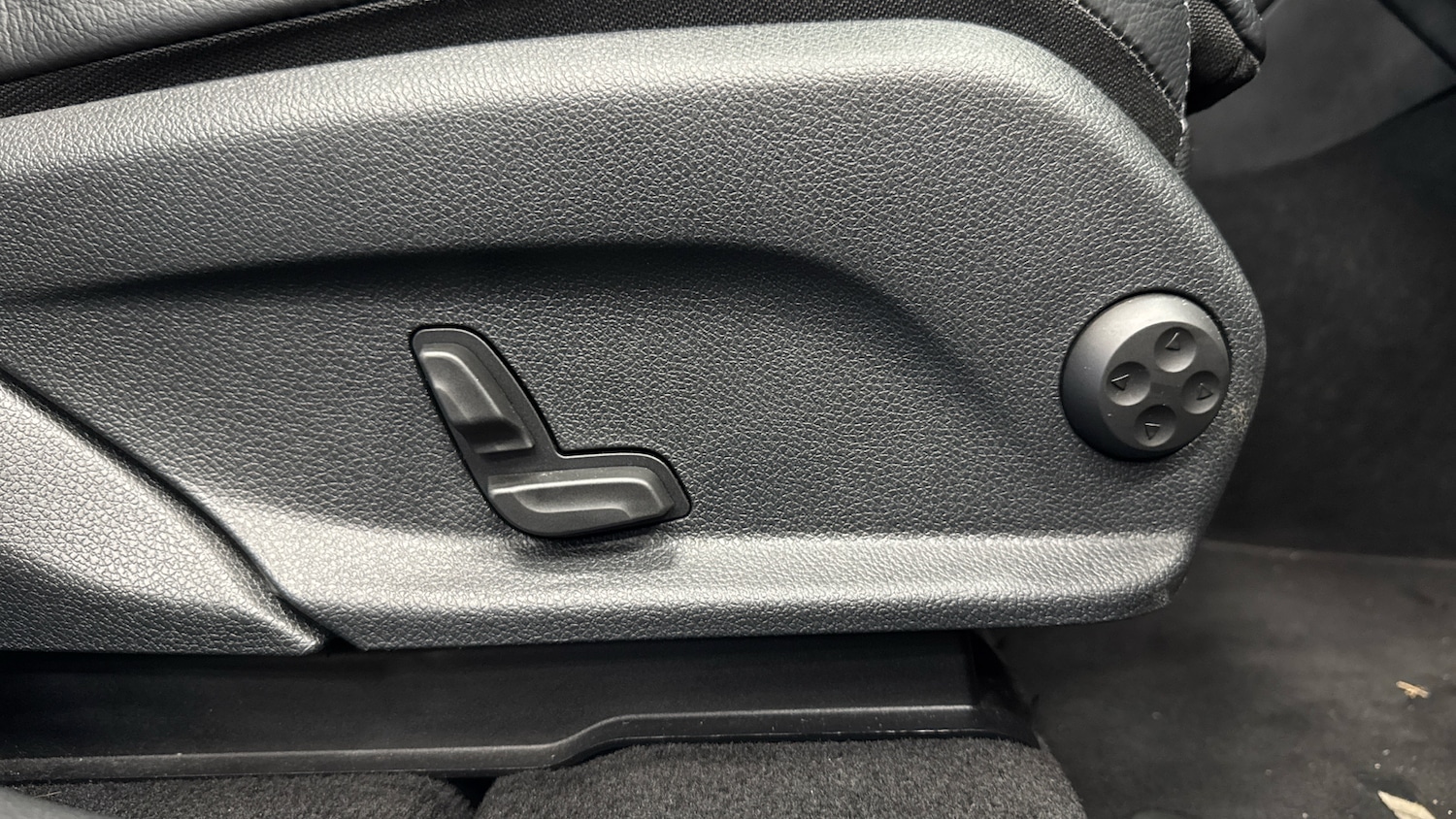 Used Mercedes-Benz GLC 2022 for sale - 77063842: Photo 27