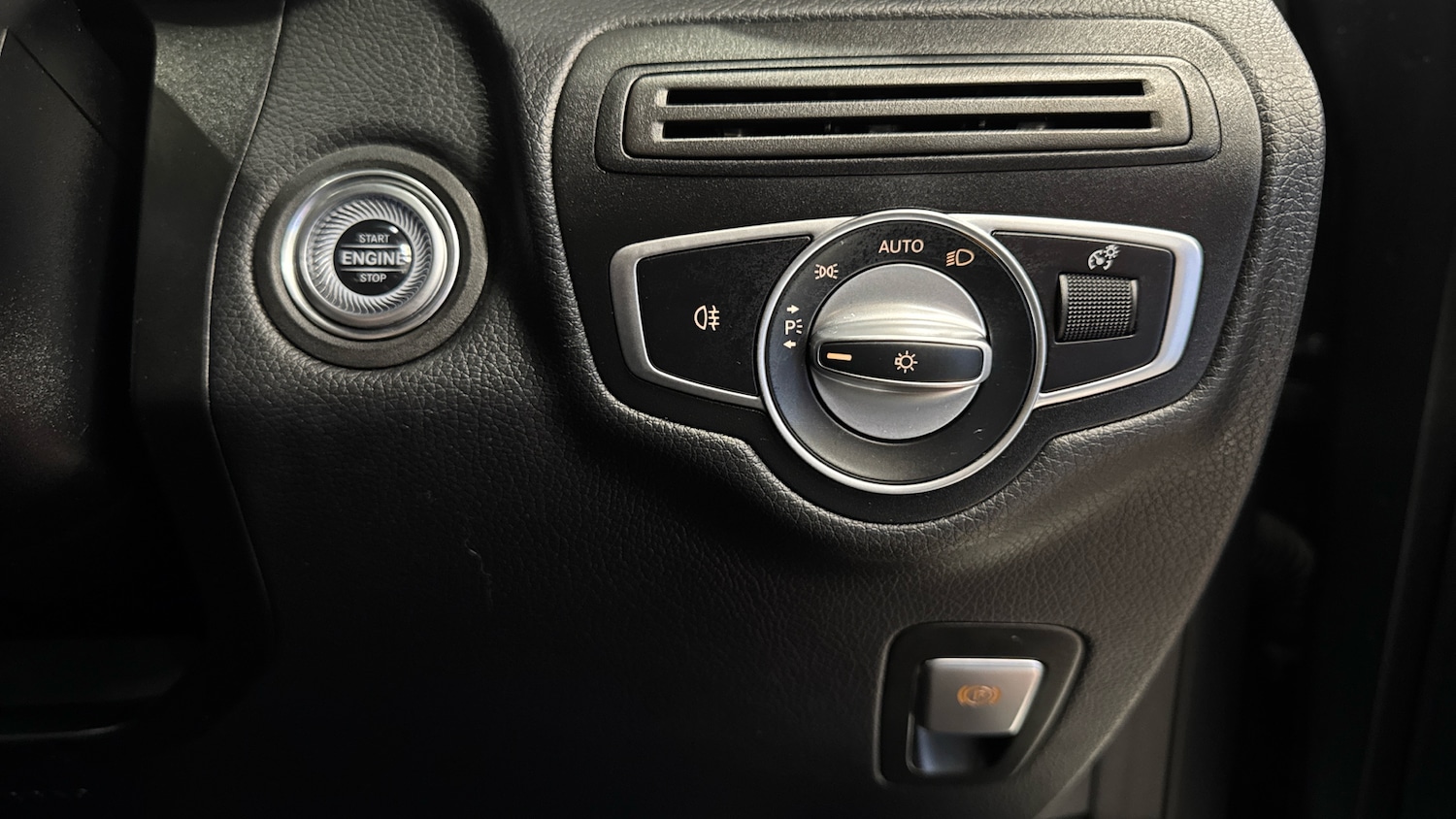 Used Mercedes-Benz GLC 2022 for sale - 77063842: Photo 29