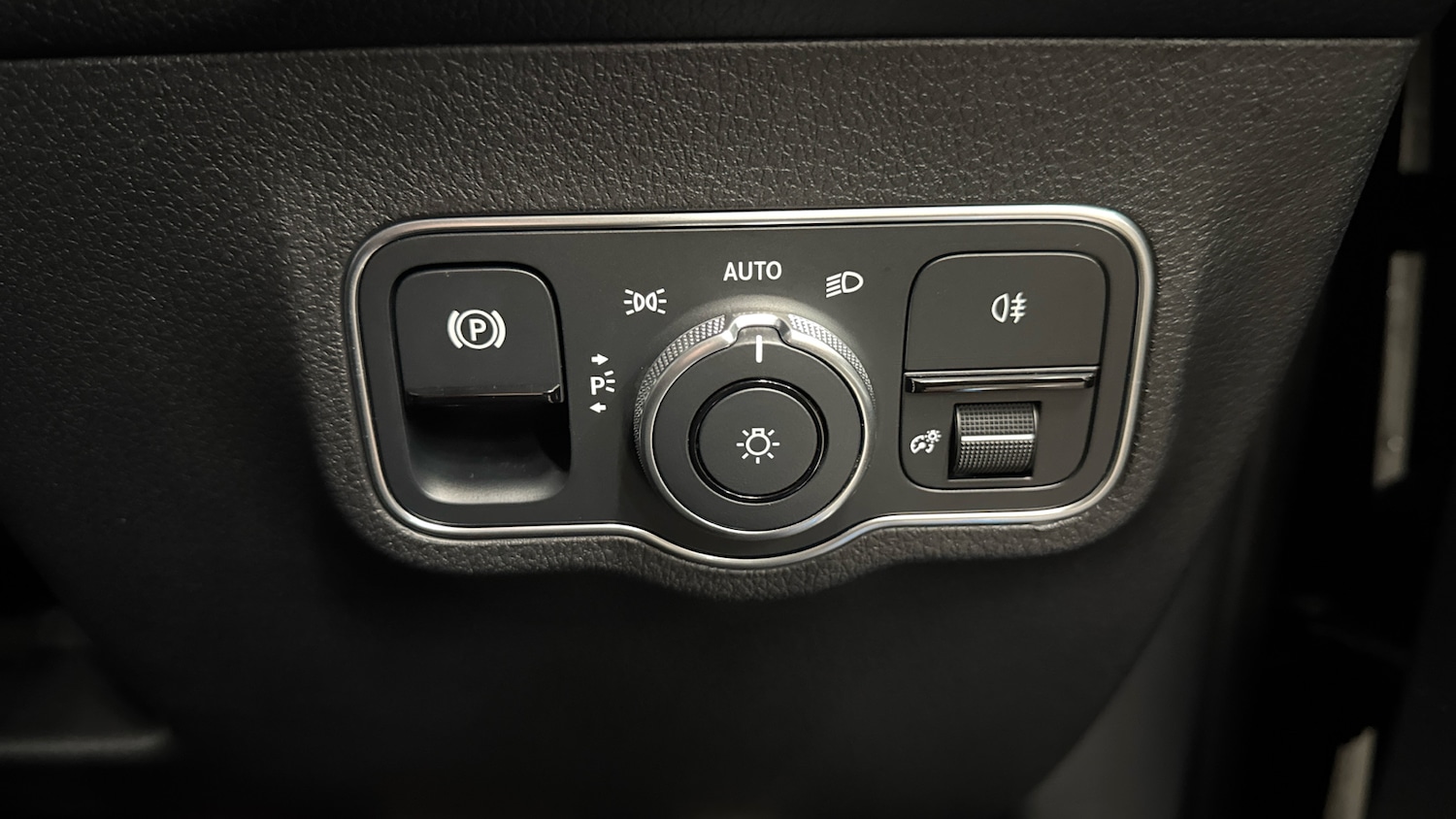 Used Mercedes-Benz EQB 2022 for sale - 76776333: Photo 28