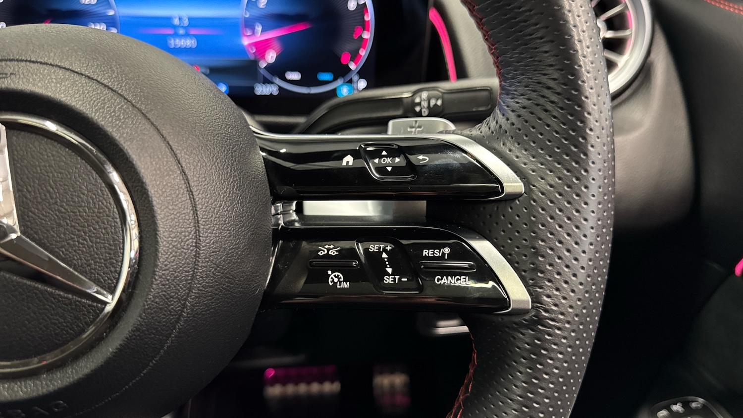 Used Mercedes-Benz GLB 2024 for sale - 76482769: Photo 32