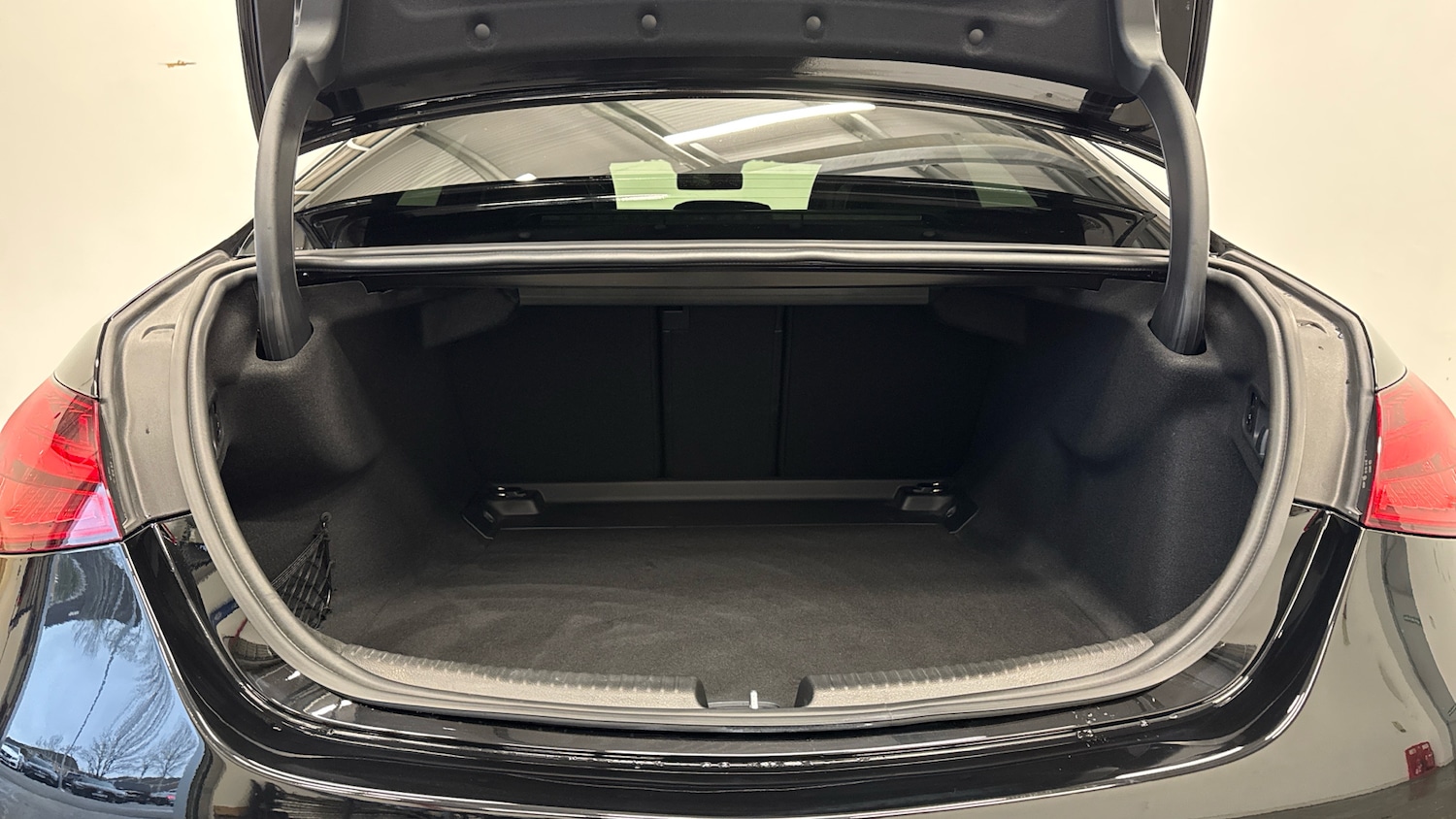 Used Mercedes-Benz C Class 2024 for sale - 77643596: Photo 4