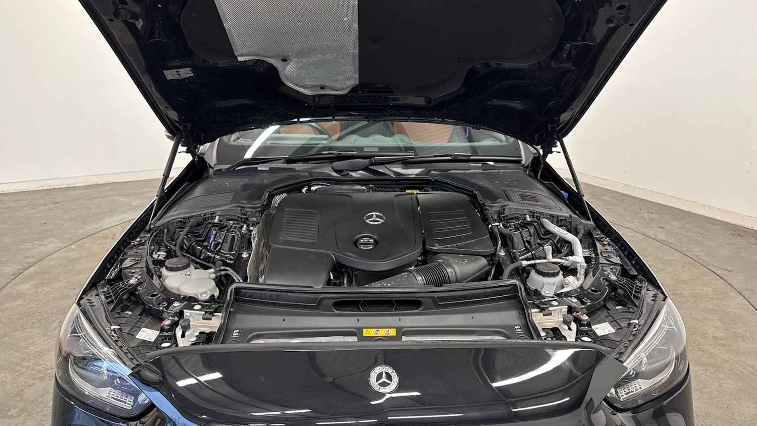 Used Mercedes-Benz C Class 2024 for sale - 77643596: Photo 8