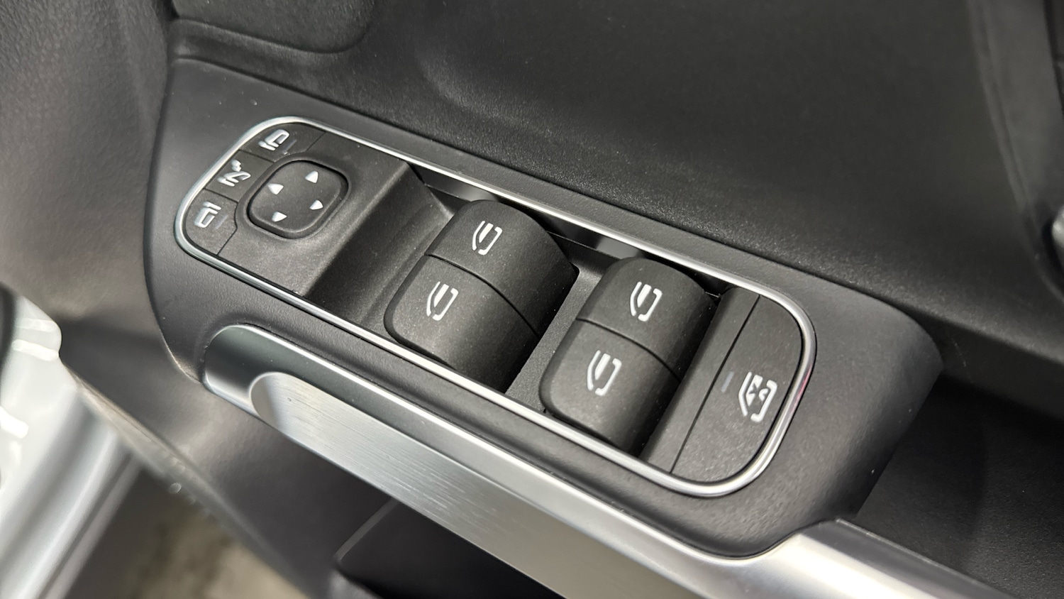 Used Mercedes-Benz EQB 2025 for sale - 77151071: Photo 27