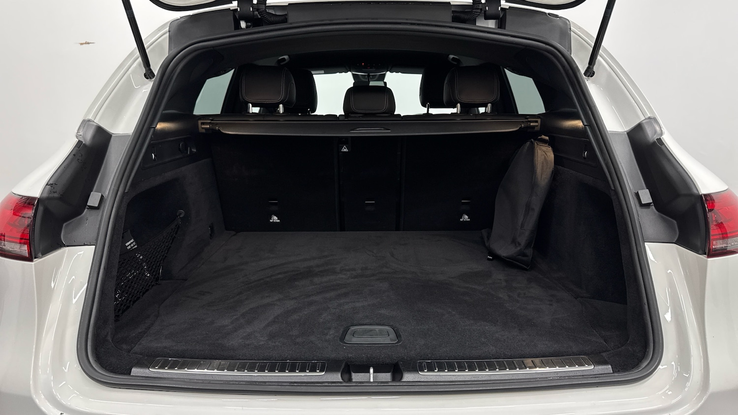 Used Mercedes-Benz EQC 2022 for sale - 76639607: Photo 4