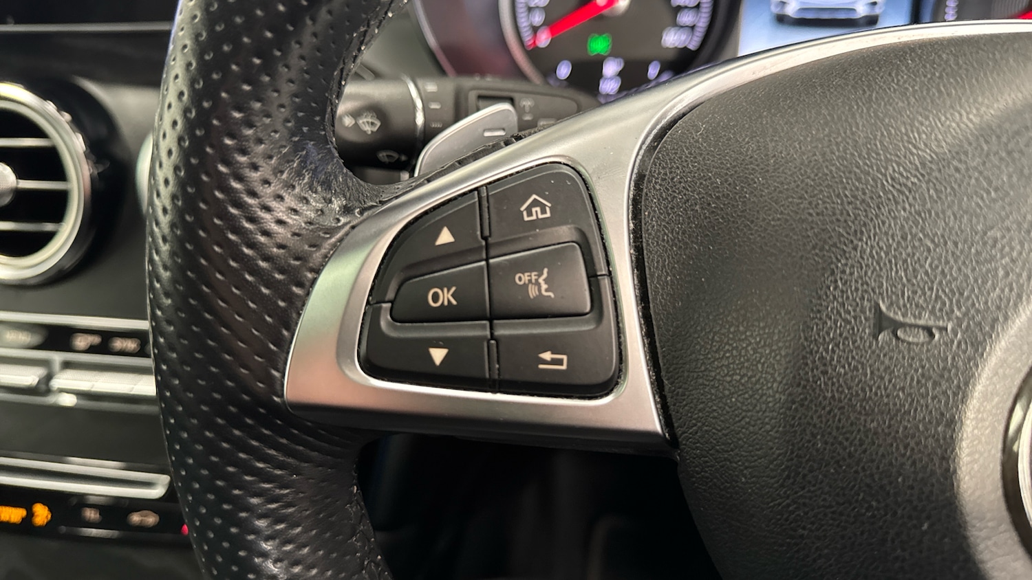 Used Mercedes-Benz GLC 2018 for sale - 77154281: Photo 28