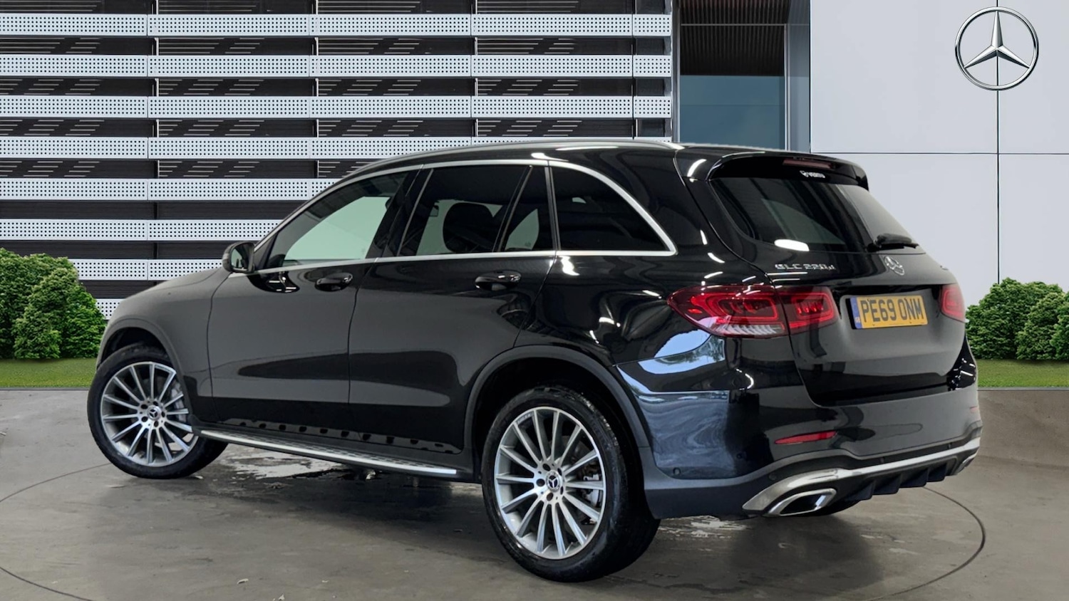Used Mercedes-Benz GLC 2019 for sale - 76352028: Photo 2