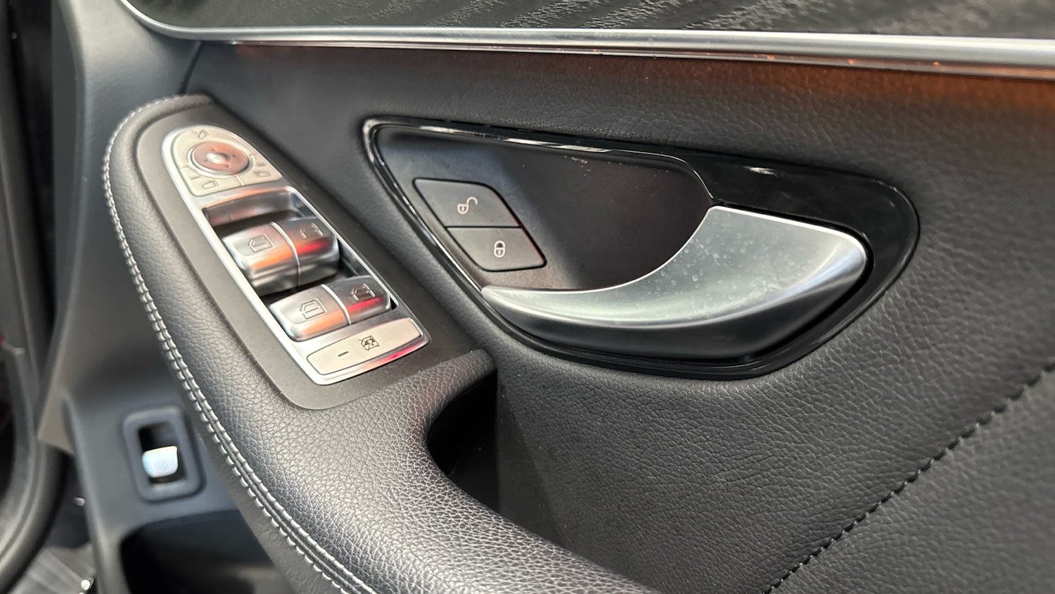 Used Mercedes-Benz GLC 2019 for sale - 76352028: Photo 26