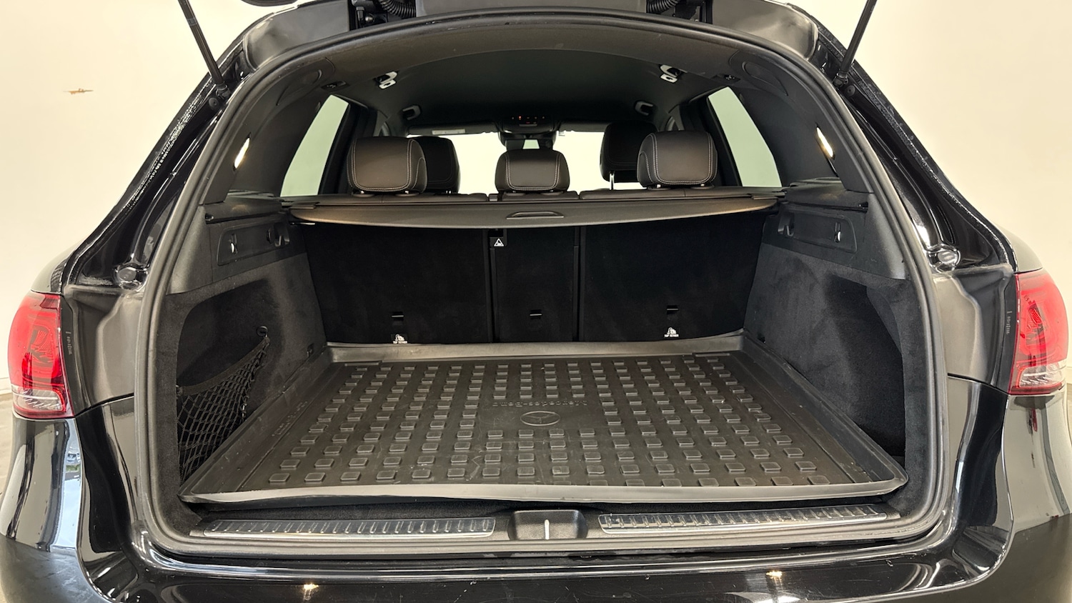 Used Mercedes-Benz GLC 2019 for sale - 76352028: Photo 4