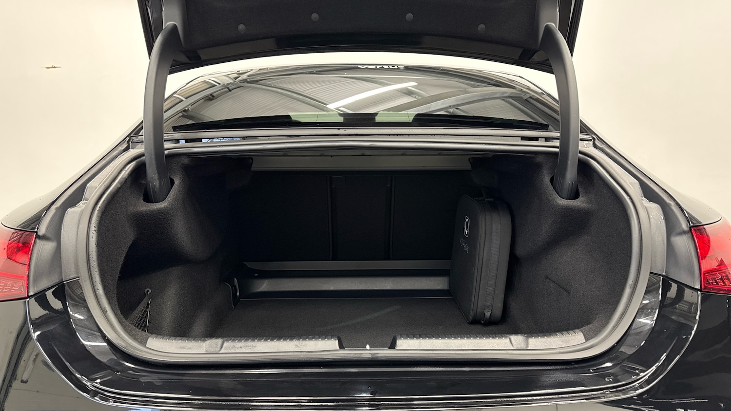 Used Mercedes-Benz EQA 2025 for sale - 77834235: Photo 4