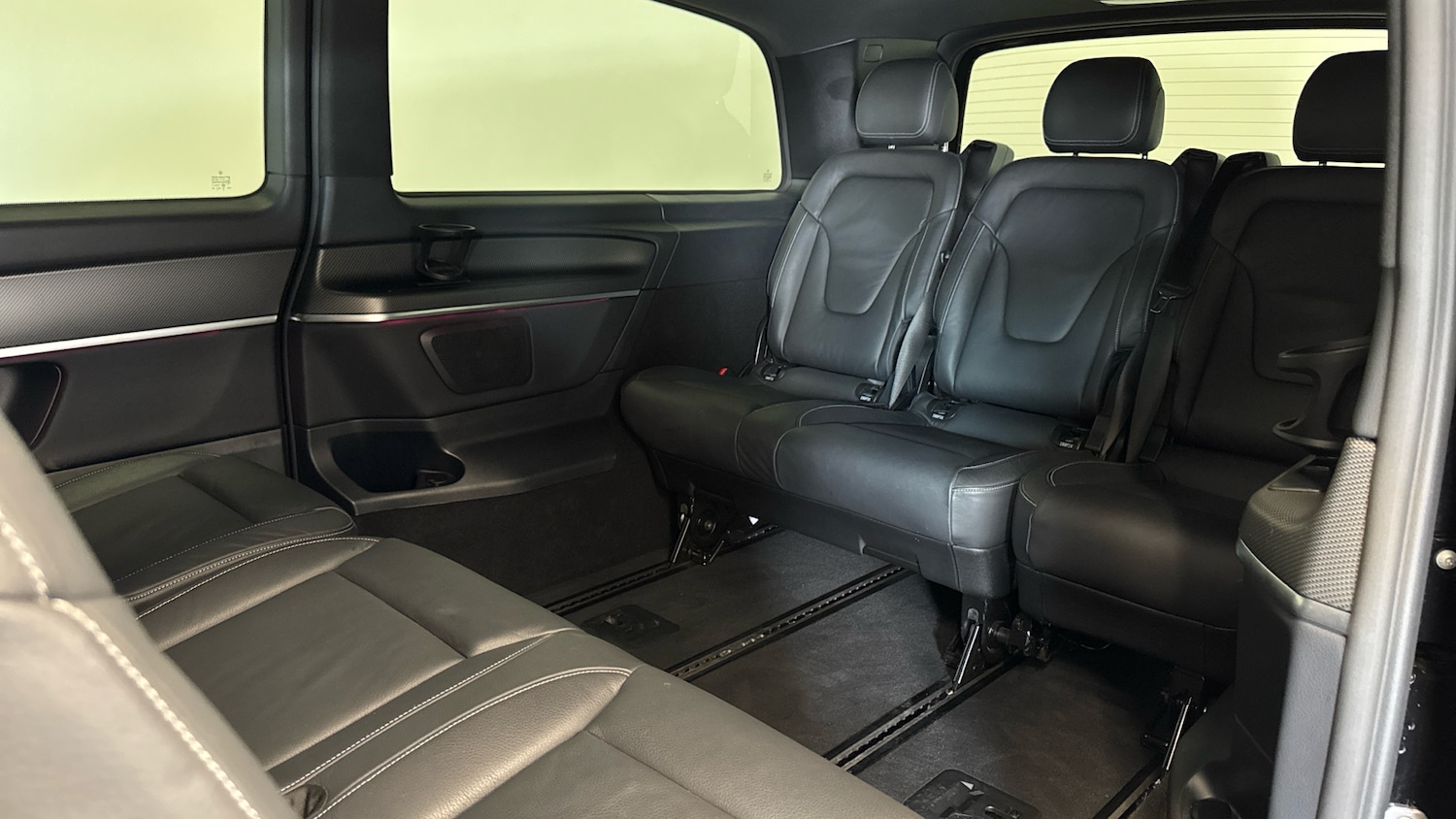 Used Mercedes-Benz V-Class 2025 for sale - 75968986: Photo 16