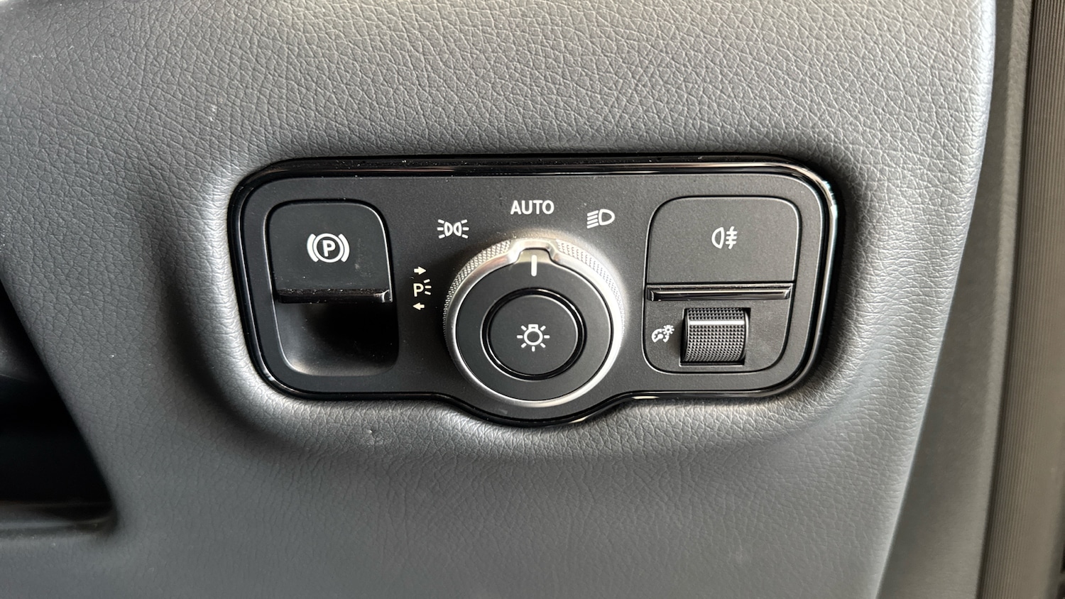 Used Mercedes-Benz V-Class 2025 for sale - 75968986: Photo 24