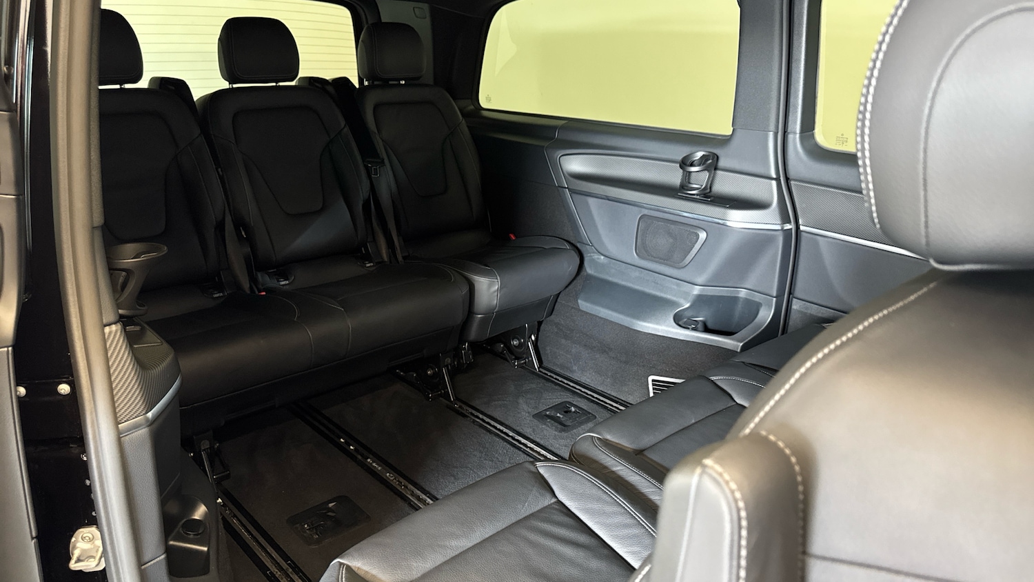 Used Mercedes-Benz V-Class 2025 for sale - 75968986: Photo 41