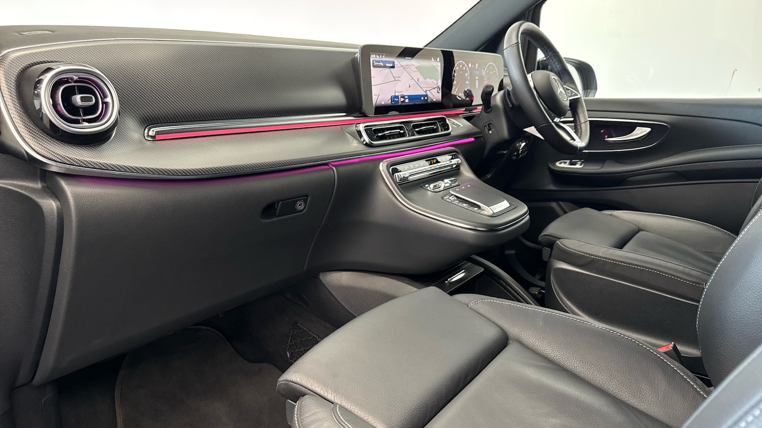 Used Mercedes-Benz V-Class 2025 for sale - 75968986: Photo 9