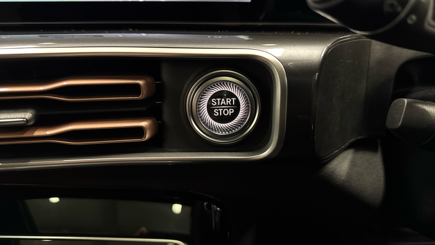 Used Mercedes-Benz EQC 2021 for sale - 76545230: Photo 31