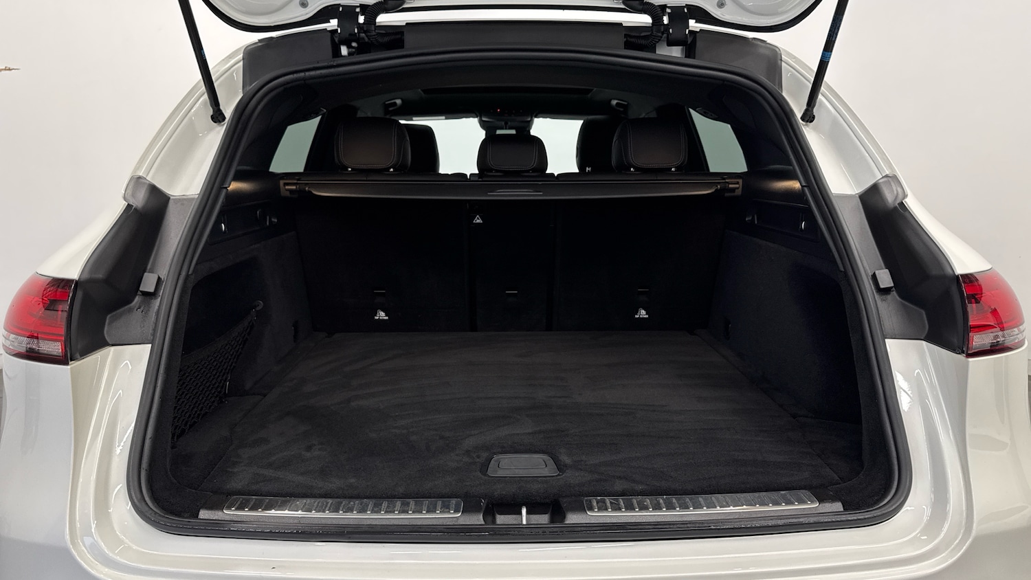 Used Mercedes-Benz EQC 2021 for sale - 76545230: Photo 4