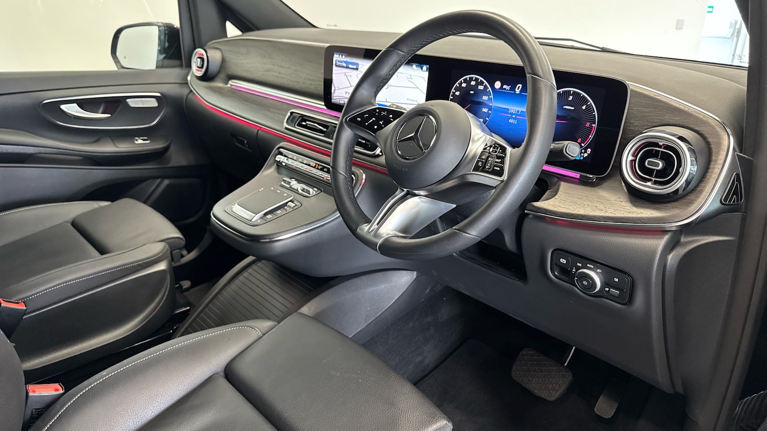 Used Mercedes-Benz V-Class 2024 for sale - 76253049: Photo 11