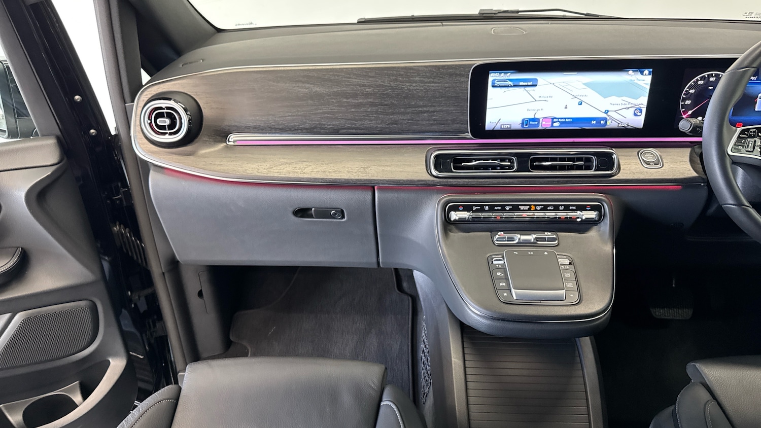 Used Mercedes-Benz V-Class 2024 for sale - 76253049: Photo 14