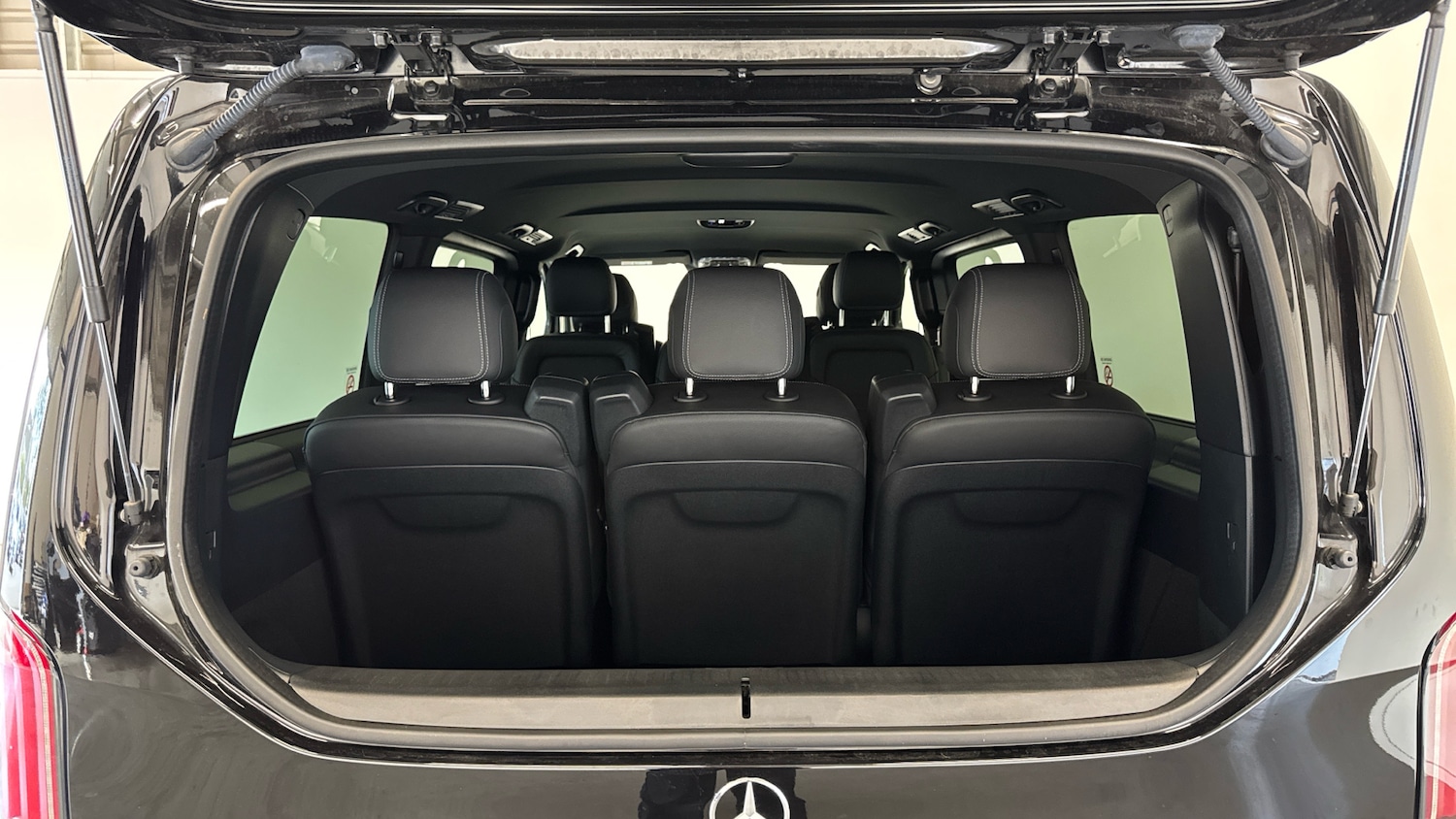 Used Mercedes-Benz V-Class 2024 for sale - 76253049: Photo 17