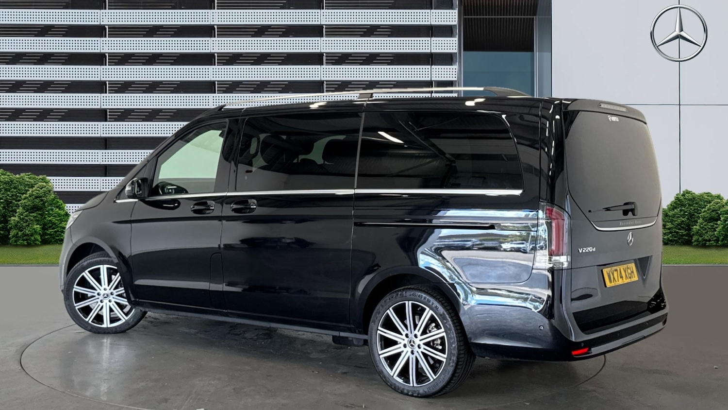 Used Mercedes-Benz V-Class 2024 for sale - 76253049: Photo 2