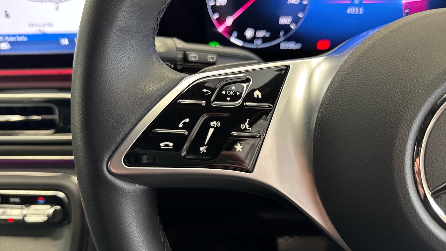 Used Mercedes-Benz V-Class 2024 for sale - 76253049: Photo 25