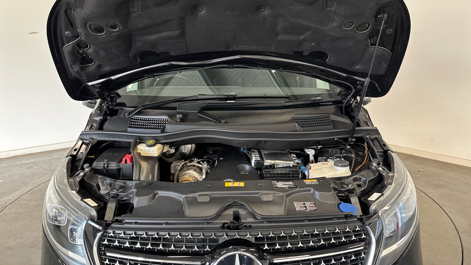 Used Mercedes-Benz V-Class 2024 for sale - 76253049: Photo 8