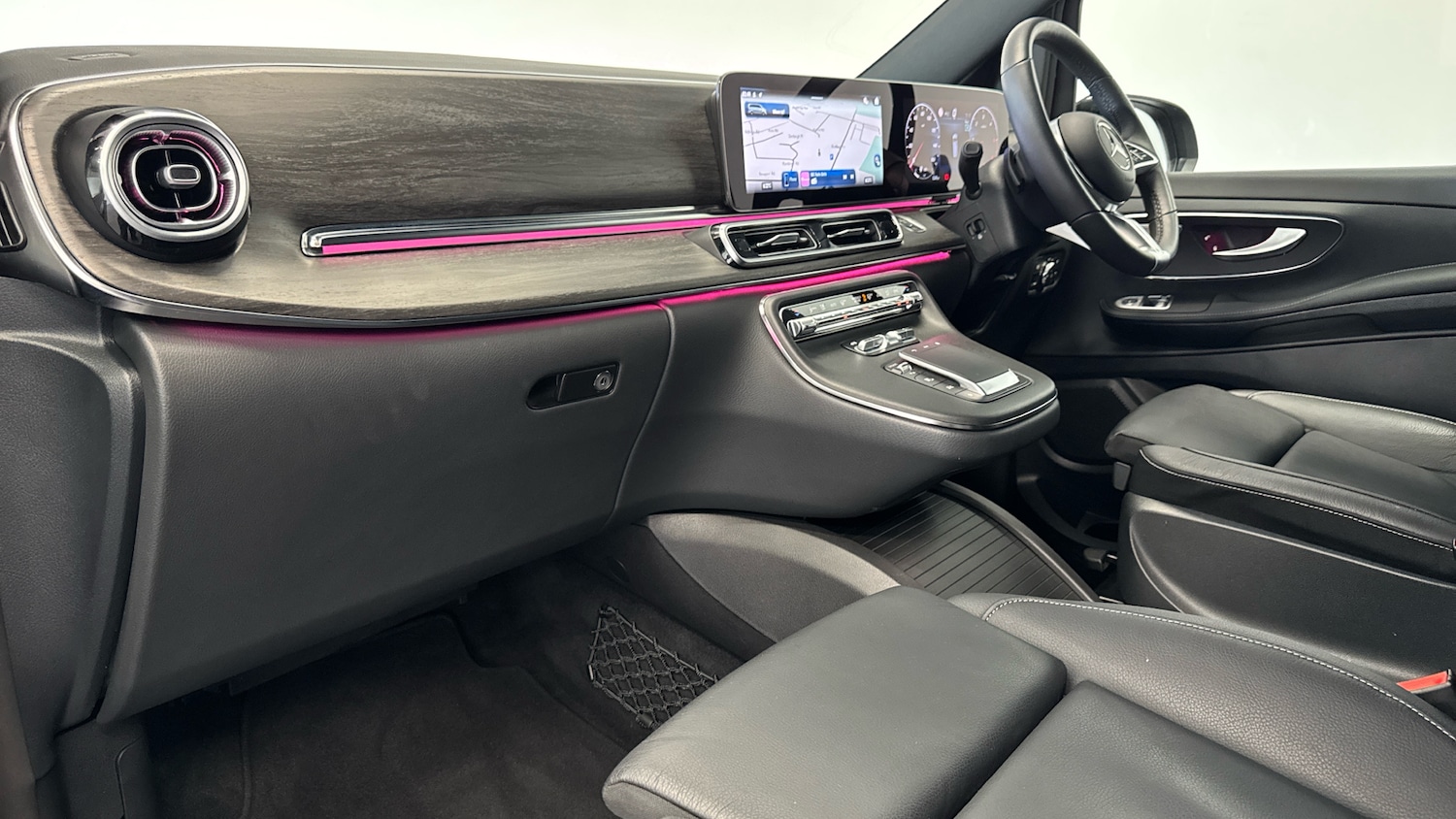 Used Mercedes-Benz V-Class 2024 for sale - 76253049: Photo 9