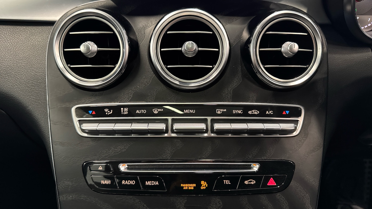 Used Mercedes-Benz GLC 2019 for sale - 78040191: Photo 31