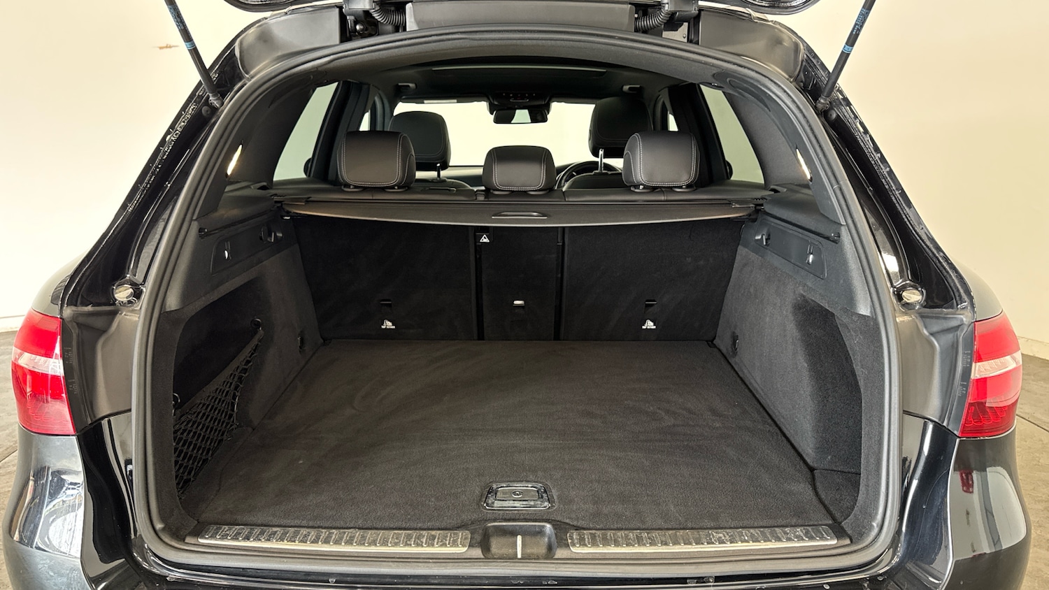 Used Mercedes-Benz GLC 2019 for sale - 78040191: Photo 4