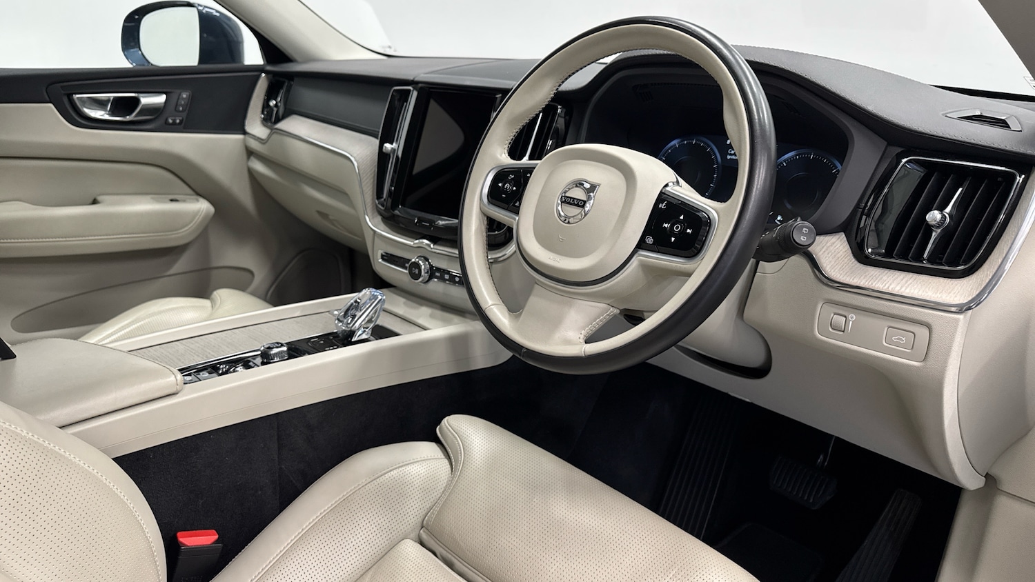 Used Volvo XC60 2021 for sale - 76576497: Photo 11