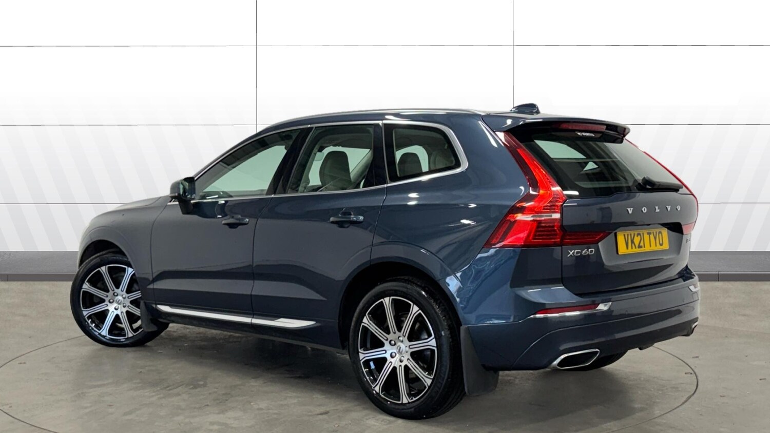 Used Volvo XC60 2021 for sale - 76576497: Photo 2