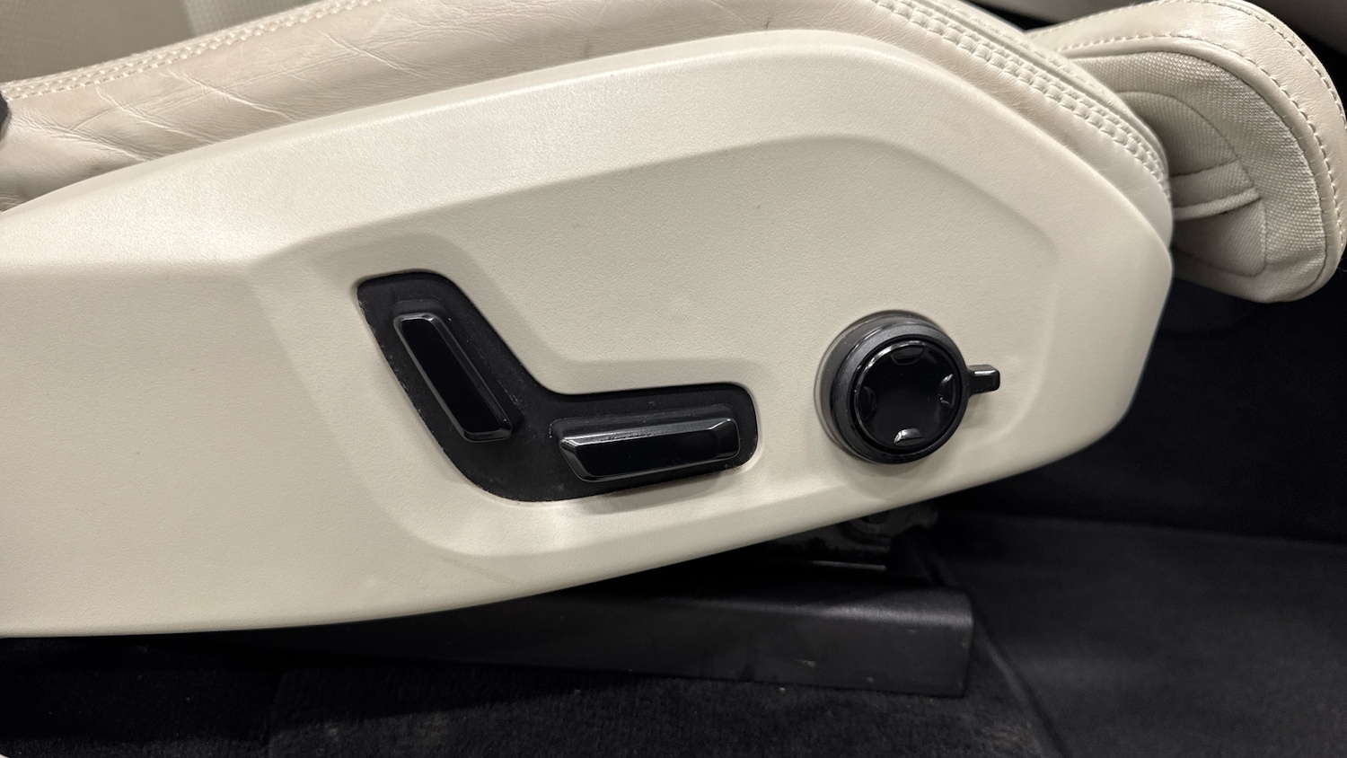 Used Volvo XC60 2021 for sale - 76576497: Photo 26