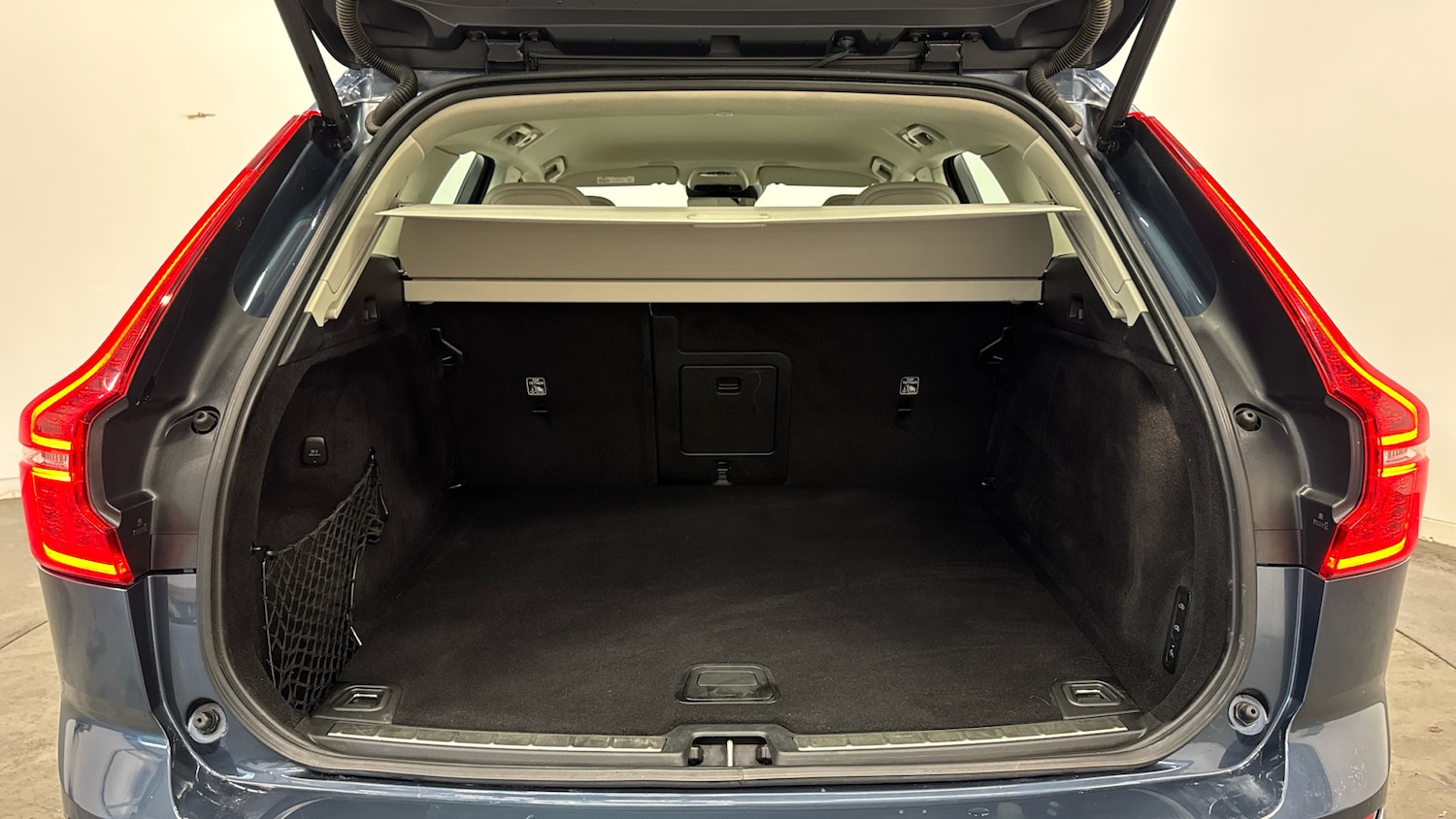 Used Volvo XC60 2021 for sale - 76576497: Photo 4