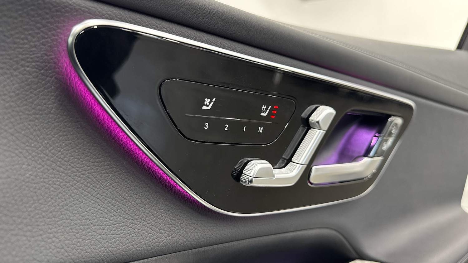 Used Mercedes-Benz GLC 2024 for sale - 76960672: Photo 24