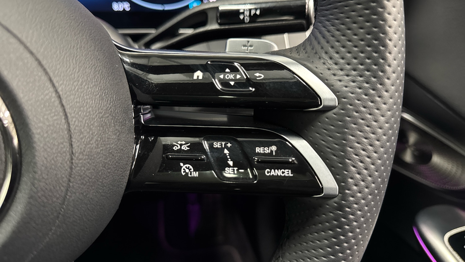 Used Mercedes-Benz GLC 2024 for sale - 76960672: Photo 30