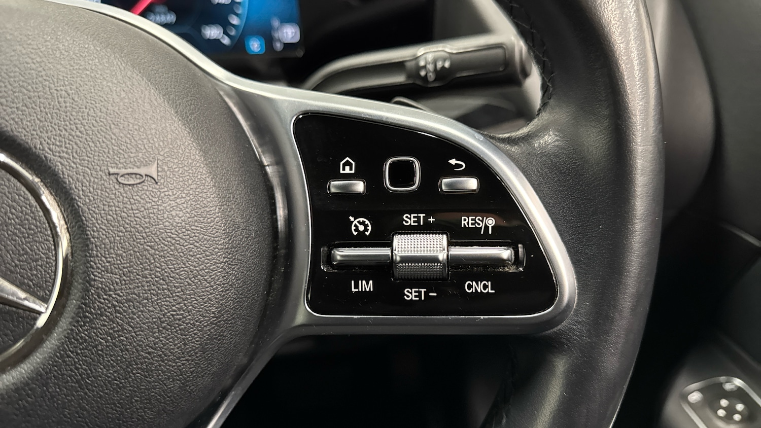 Used Mercedes-Benz GLA 2020 for sale - 76627809: Photo 30