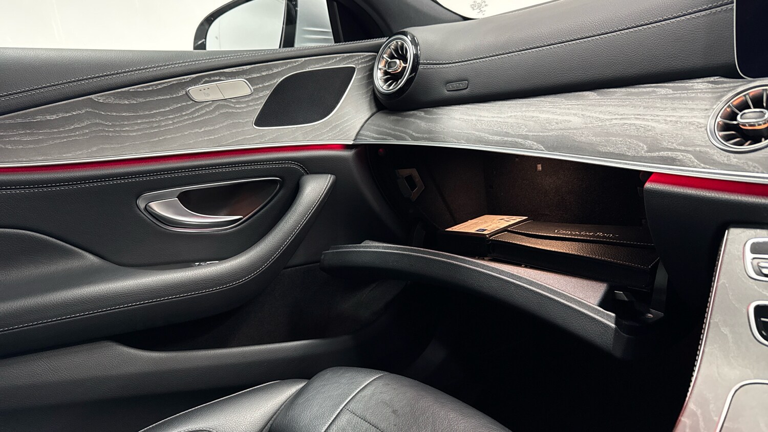 Used Mercedes-Benz CLS 2018 for sale - 76734382: Photo 36